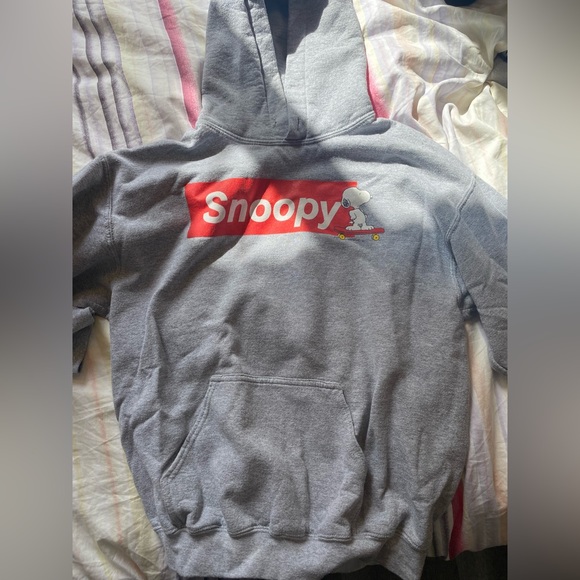 Grey snoopy hoodie -WINNERS - Picture 2 of 2